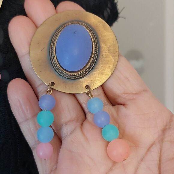 Fabulous Vintage Runway Necklace Earrings Set Pastel Beads Hammered Brass - Picture 5 of 7